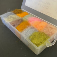 Hareline Scud Dubbing Dispenser - 12 colours